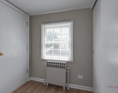47 Prairie Avenue - Photo Thumbnail 15