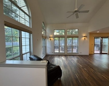 852 Dighton Lane N - Photo Thumbnail 2