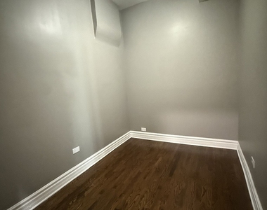 3310 W Le Moyne Street - Photo Thumbnail 6