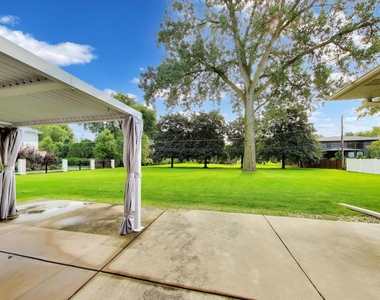 2311 N Arlington Heights Road - Photo Thumbnail 33