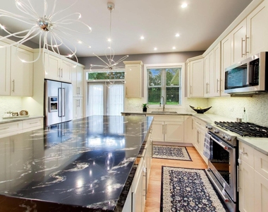 2311 N Arlington Heights Road - Photo Thumbnail 10