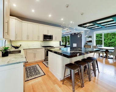 2311 N Arlington Heights Road - Photo Thumbnail 8