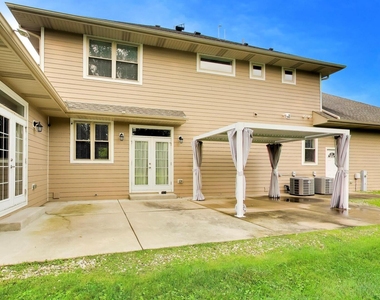 2311 N Arlington Heights Road - Photo Thumbnail 32