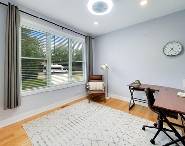 2311 N Arlington Heights Road - Photo Thumbnail 15