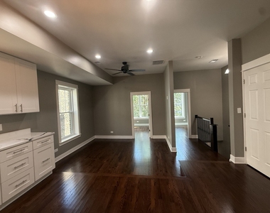 3310 W Lemoyne Street - Photo Thumbnail 2