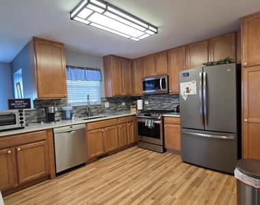 540 Legend Lane - Photo Thumbnail 5