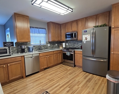 540 Legend Lane - Photo Thumbnail 4