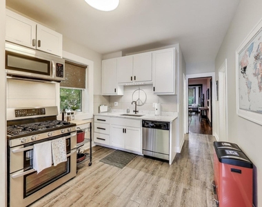 2857 W Fletcher Street - Photo Thumbnail 6