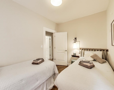 2857 W Fletcher Street - Photo Thumbnail 8
