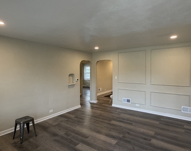 1015 18th Street - Photo Thumbnail 4