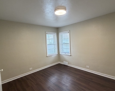 1015 18th Street - Photo Thumbnail 16