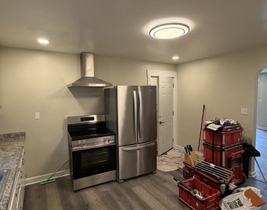 1015 18th Street - Photo Thumbnail 9
