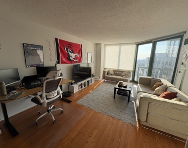 111 W Maple Street - Photo Thumbnail 4
