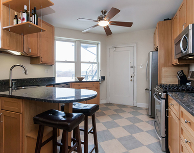 609 W Stratford Place - Photo Thumbnail 9