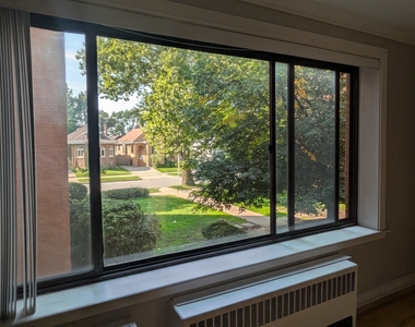 2704 W Lunt Avenue - Photo Thumbnail 5