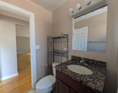 2704 W Lunt Avenue - Photo Thumbnail 11