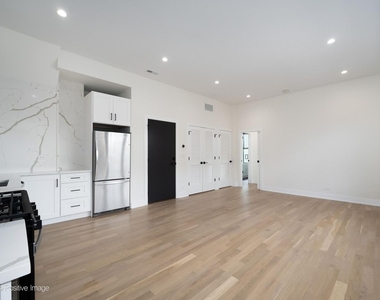 1500 N Western Avenue - Photo Thumbnail 6