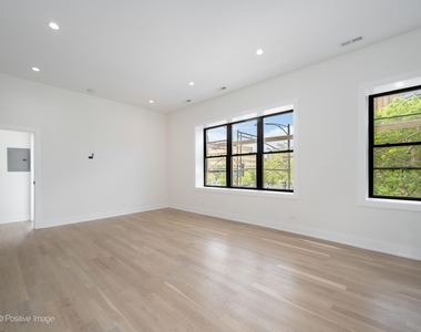 1500 N Western Avenue - Photo Thumbnail 9