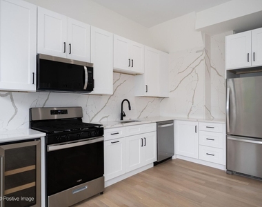 1500 N Western Avenue - Photo Thumbnail 4