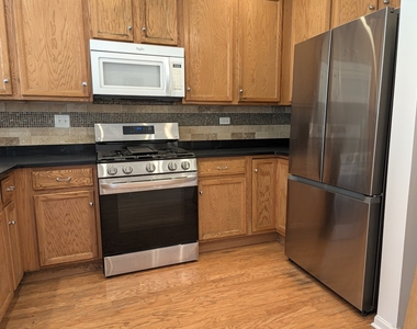 2542 Golf Ridge Circle - Photo Thumbnail 4