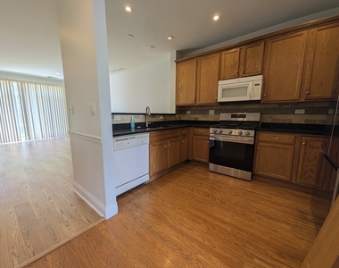 2542 Golf Ridge Circle - Photo Thumbnail 3