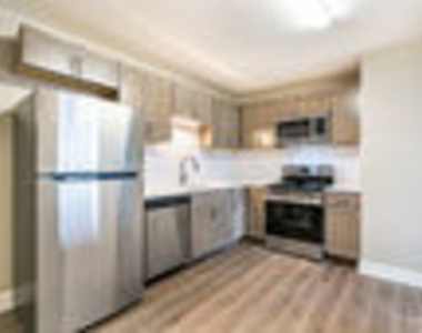 7005 W Gunnison Street - Photo Thumbnail 3