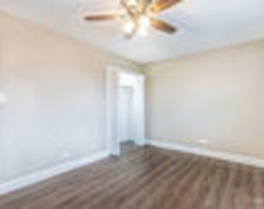 7005 W Gunnison Street - Photo Thumbnail 4