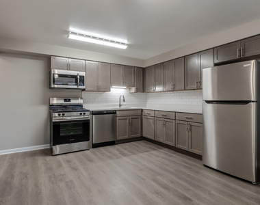 7538 W Lawrence Avenue - Photo Thumbnail 3
