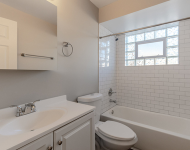 7538 W Lawrence Avenue - Photo Thumbnail 6