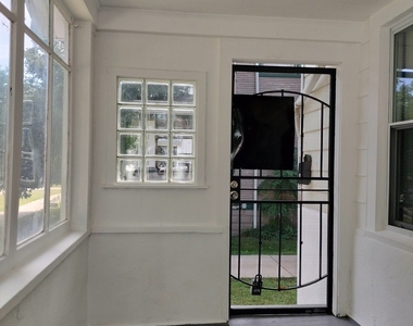 11218 S Parnell Avenue - Photo Thumbnail 5