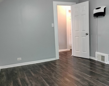 11218 S Parnell Avenue - Photo Thumbnail 35