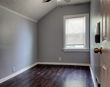 11218 S Parnell Avenue - Photo Thumbnail 30