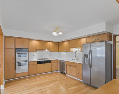 825 Ottawa Avenue - Photo Thumbnail 6