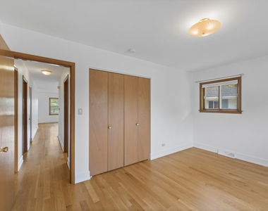 825 Ottawa Avenue - Photo Thumbnail 10