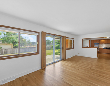 825 Ottawa Avenue - Photo Thumbnail 4