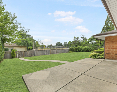 825 Ottawa Avenue - Photo Thumbnail 20