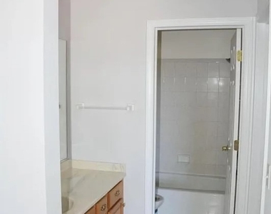893 Enfield Drive - Photo Thumbnail 17