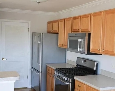 893 Enfield Drive - Photo Thumbnail 5