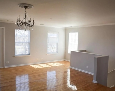 893 Enfield Drive - Photo Thumbnail 2