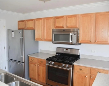 893 Enfield Drive - Photo Thumbnail 4