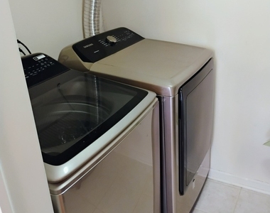 893 Enfield Drive - Photo Thumbnail 8