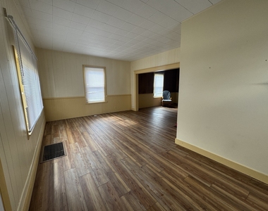 1036 Bonner Avenue - Photo Thumbnail 2