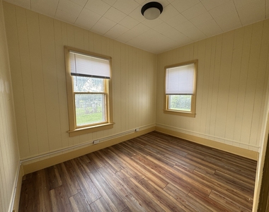 1036 Bonner Avenue - Photo Thumbnail 7