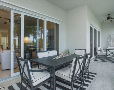 9239 Tesoro Lane - Photo Thumbnail 16