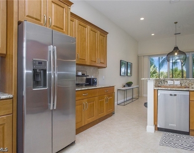 9239 Tesoro Lane - Photo Thumbnail 6