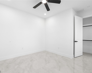641 Camilla Street E - Photo Thumbnail 20