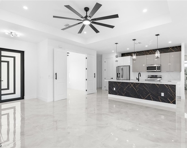 641 Camilla Street E - Photo Thumbnail 27