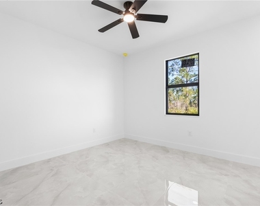 641 Camilla Street E - Photo Thumbnail 17