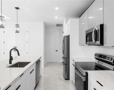 641 Camilla Street E - Photo Thumbnail 28