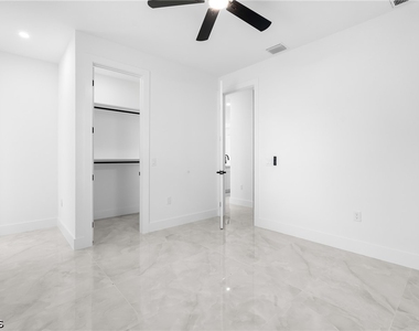 641 Camilla Street E - Photo Thumbnail 18
